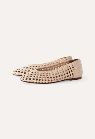 Hand-braided shoe, Cream, webstill
