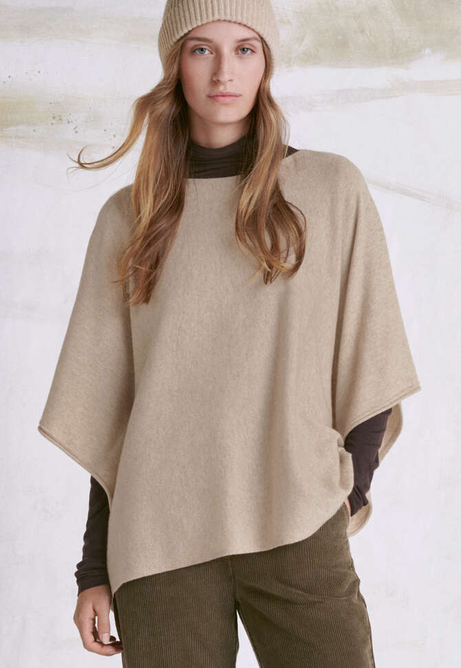Knitted poncho, Oat, completeTheLook