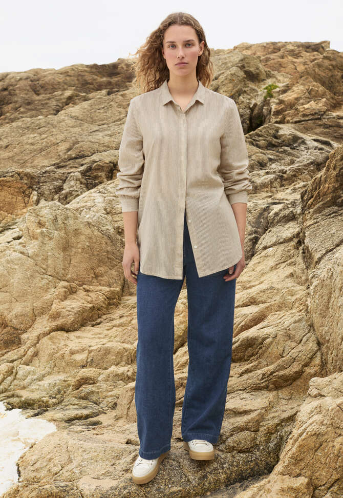 Curved hem shirt, Natural lichen, completeTheLook
