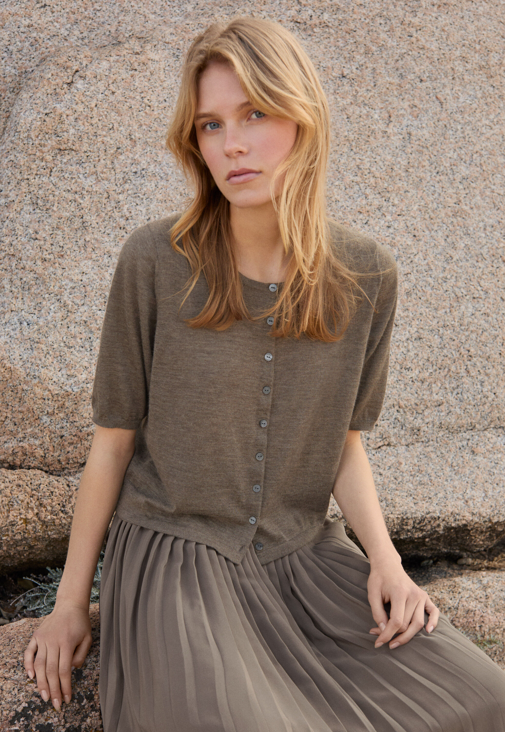 Edge-to-edge cardigan