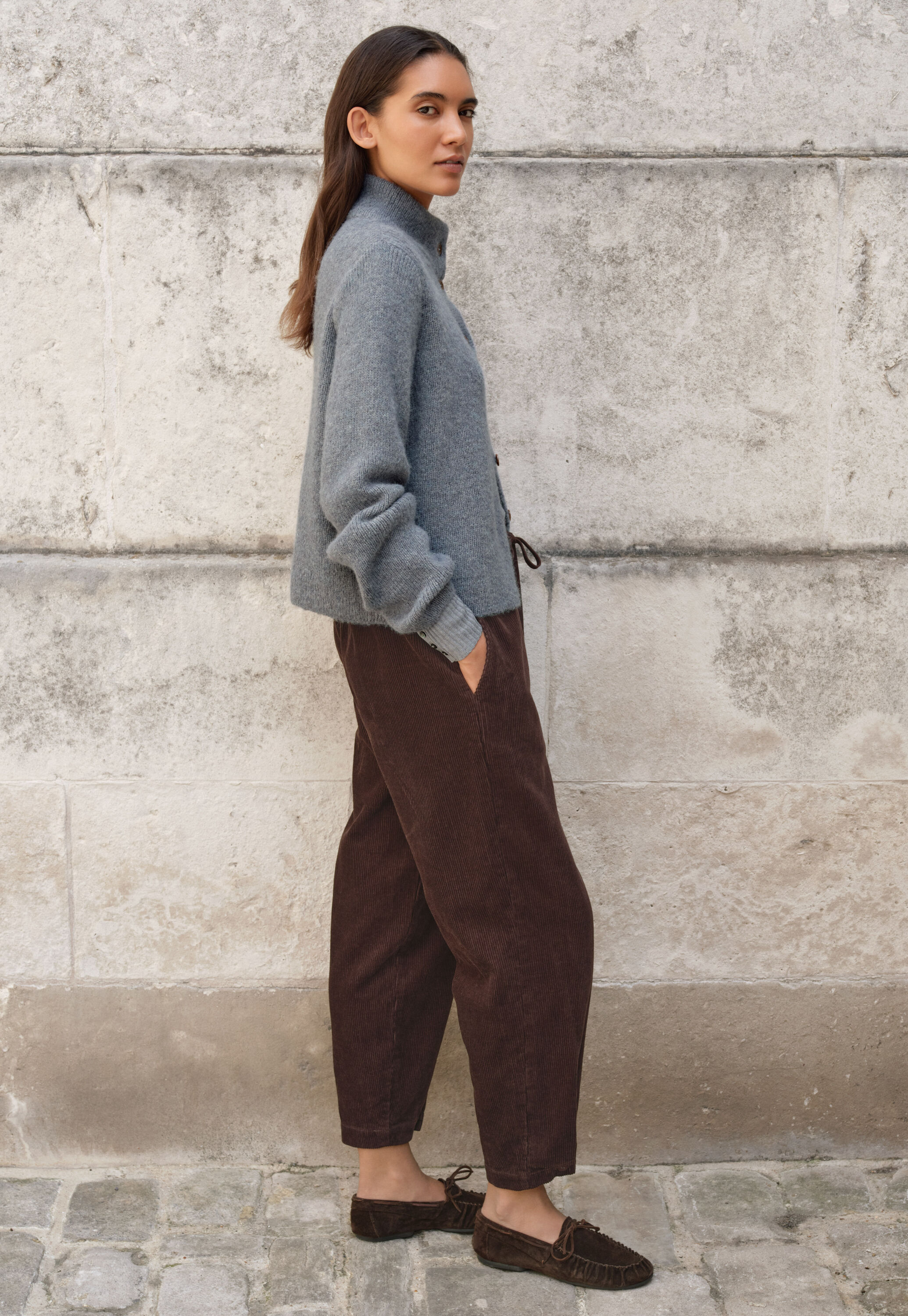 Curved-leg trousers