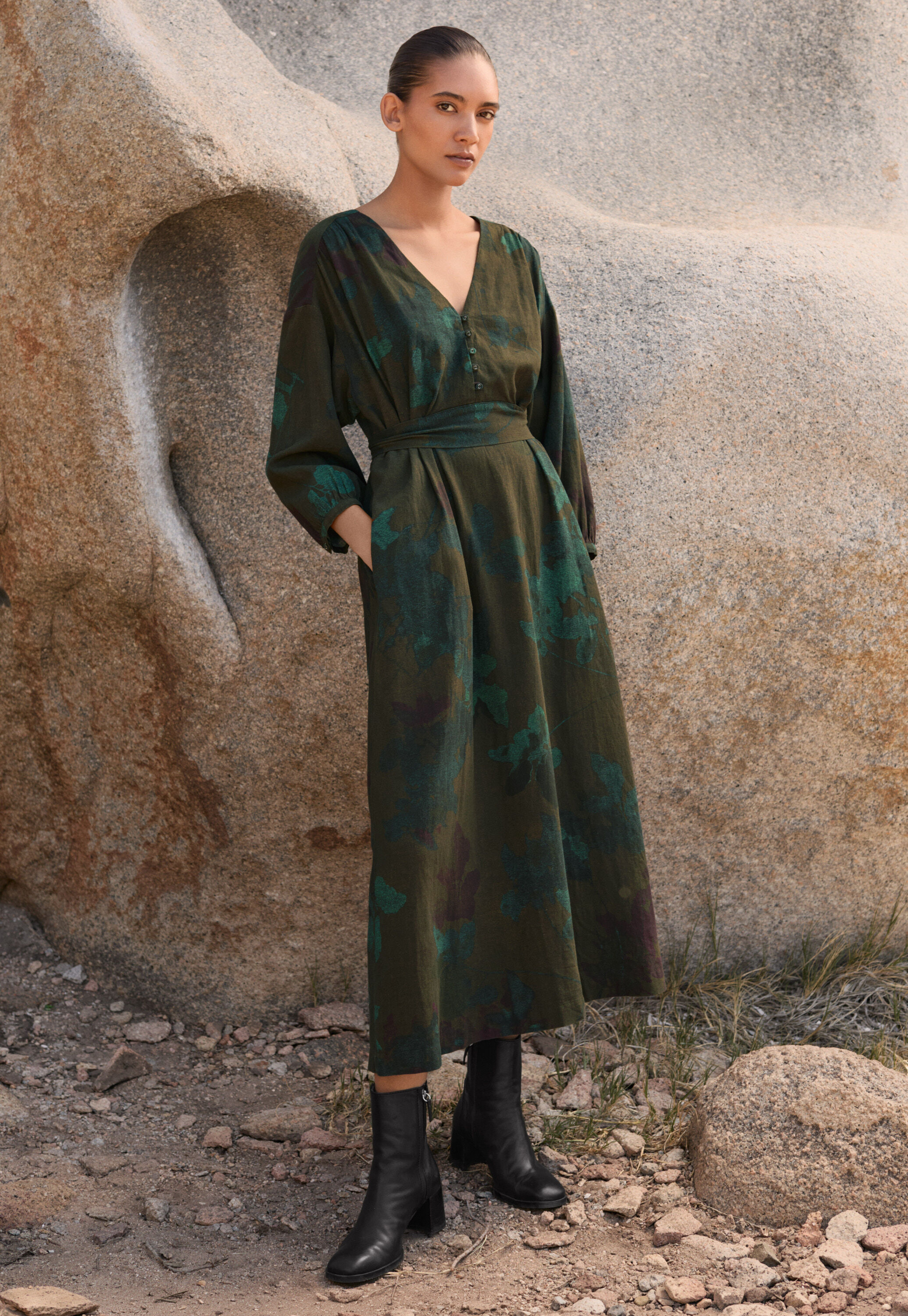 Sleeveless dress