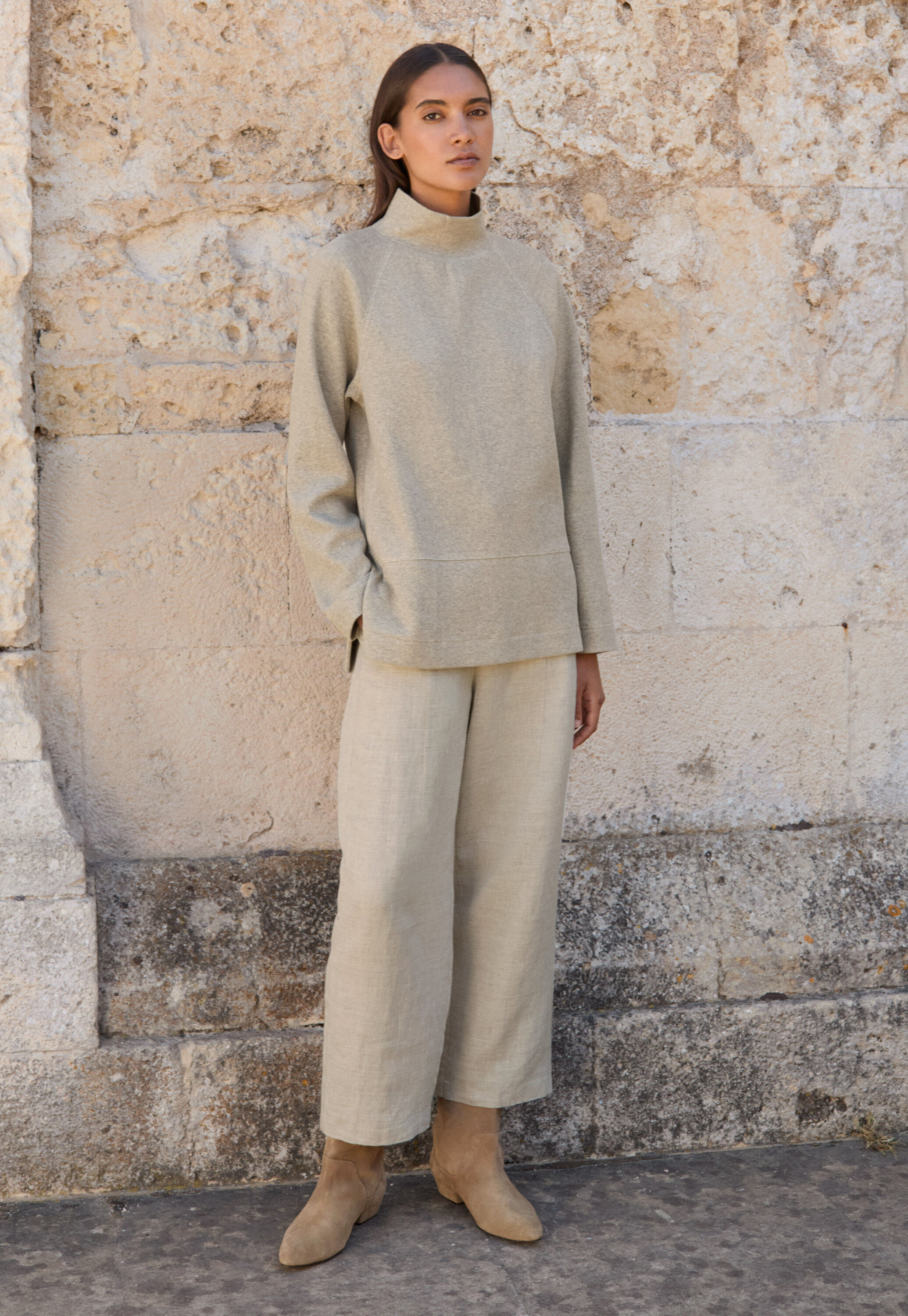 Barrel-leg trousers