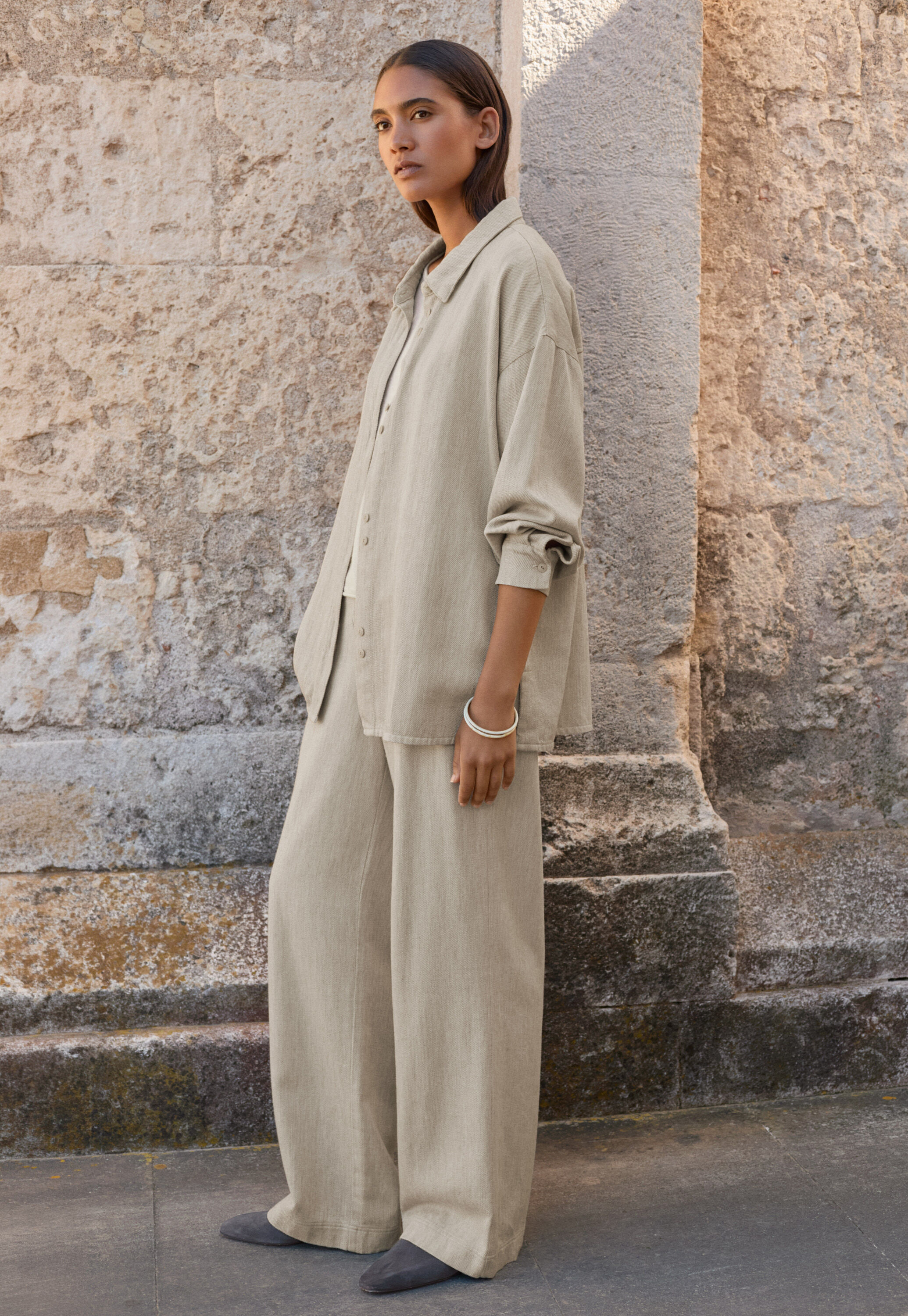 Straight-leg trousers