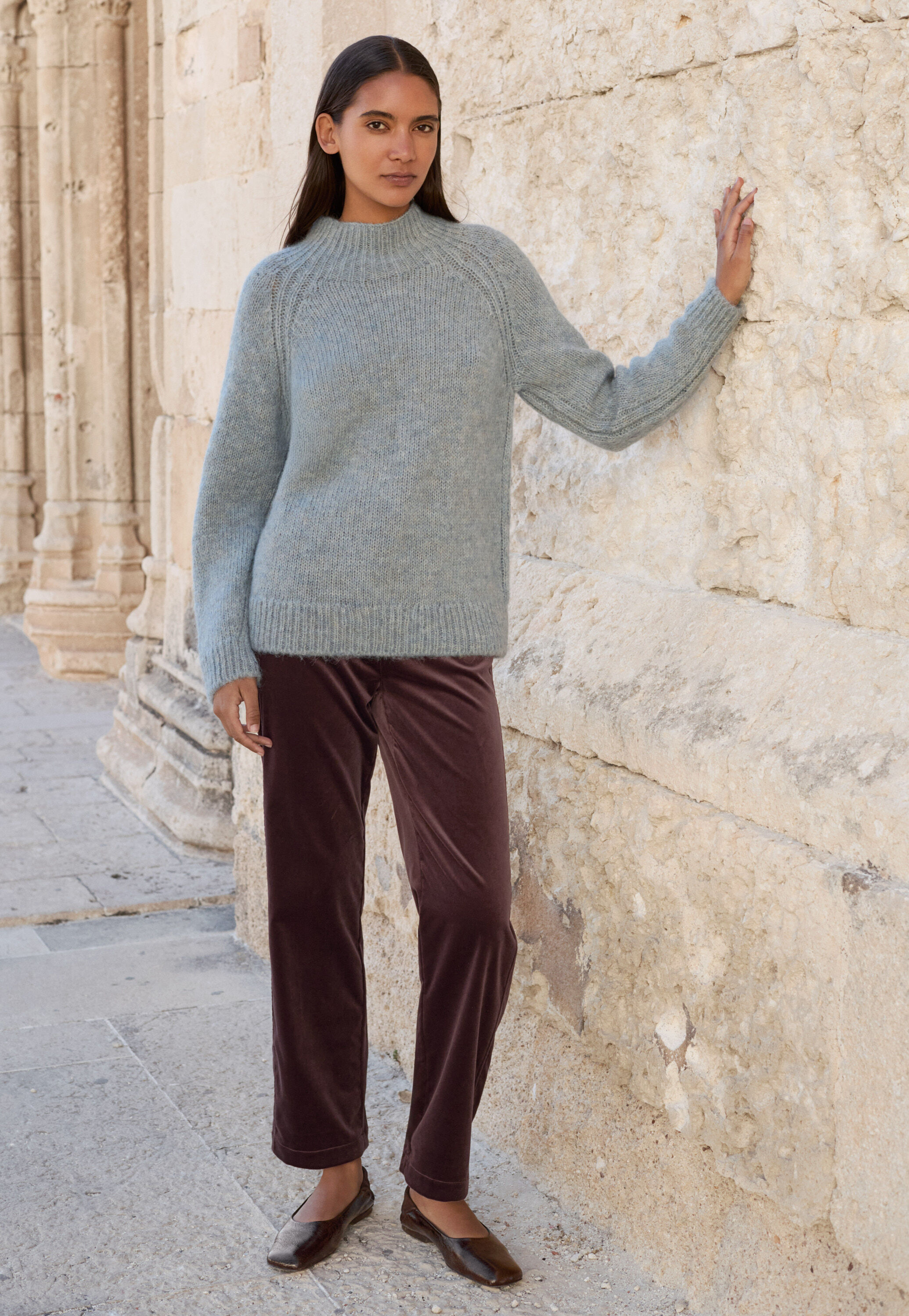 Curved-leg trousers