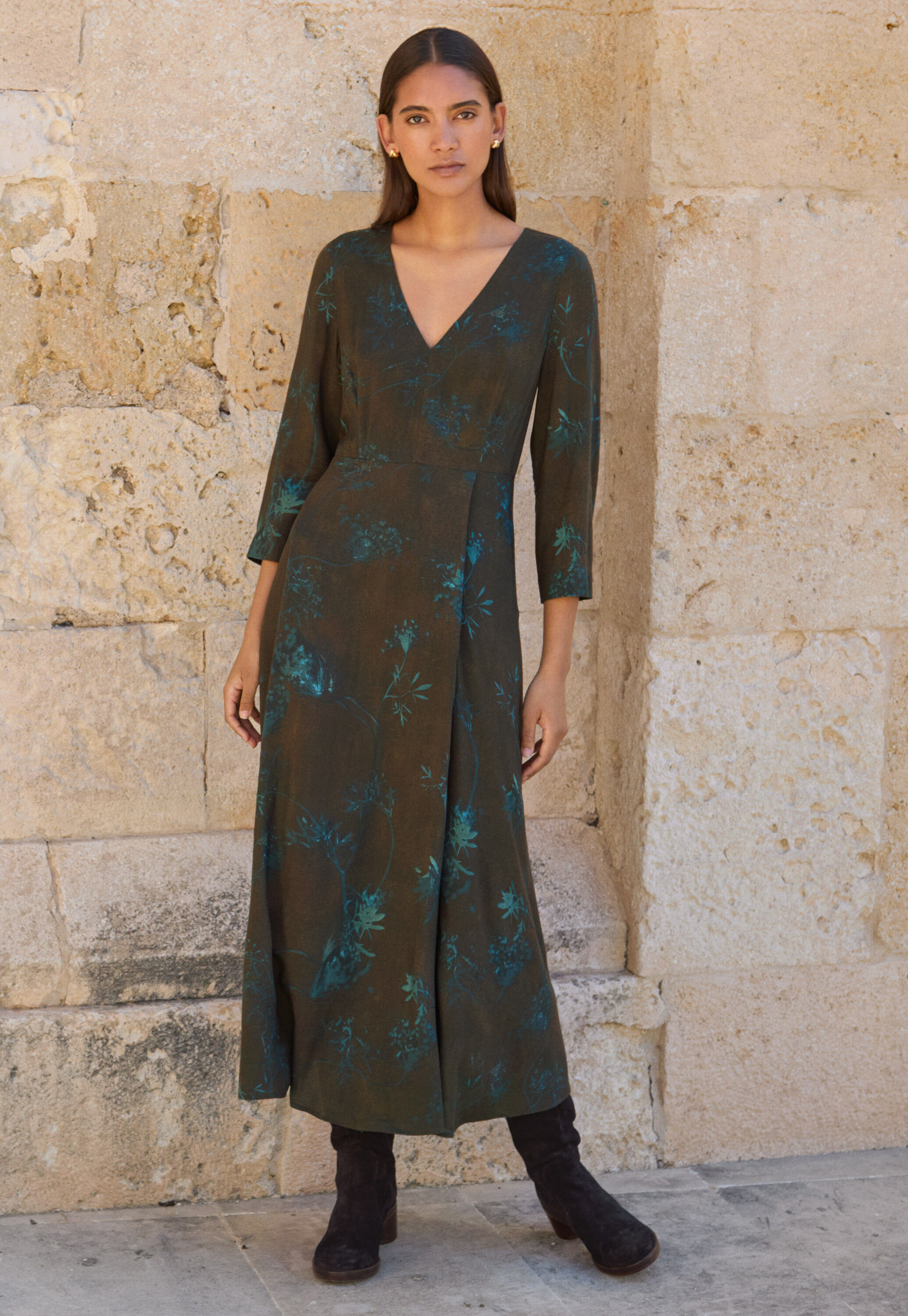 Sleeveless dress