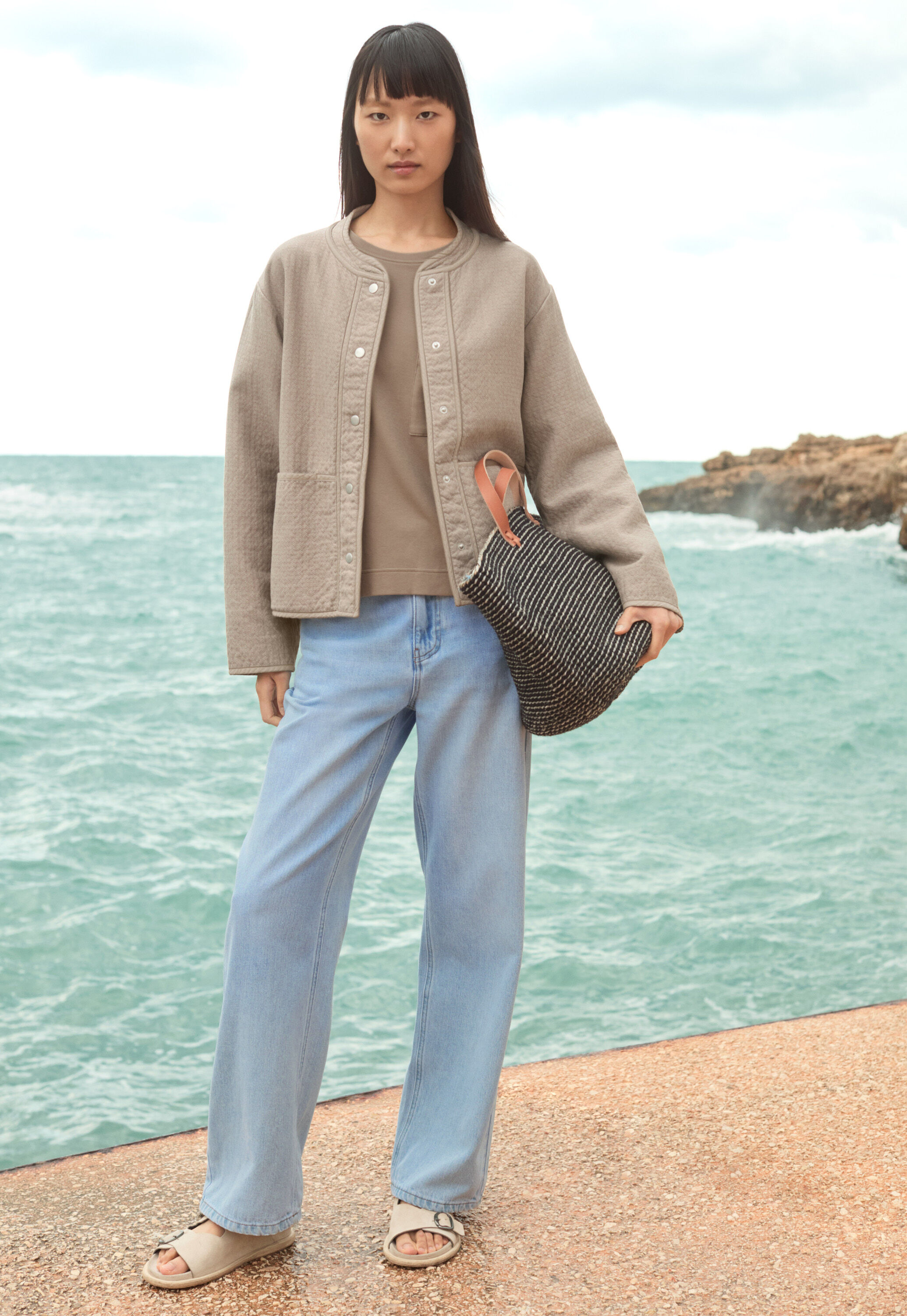 Curved-leg trousers