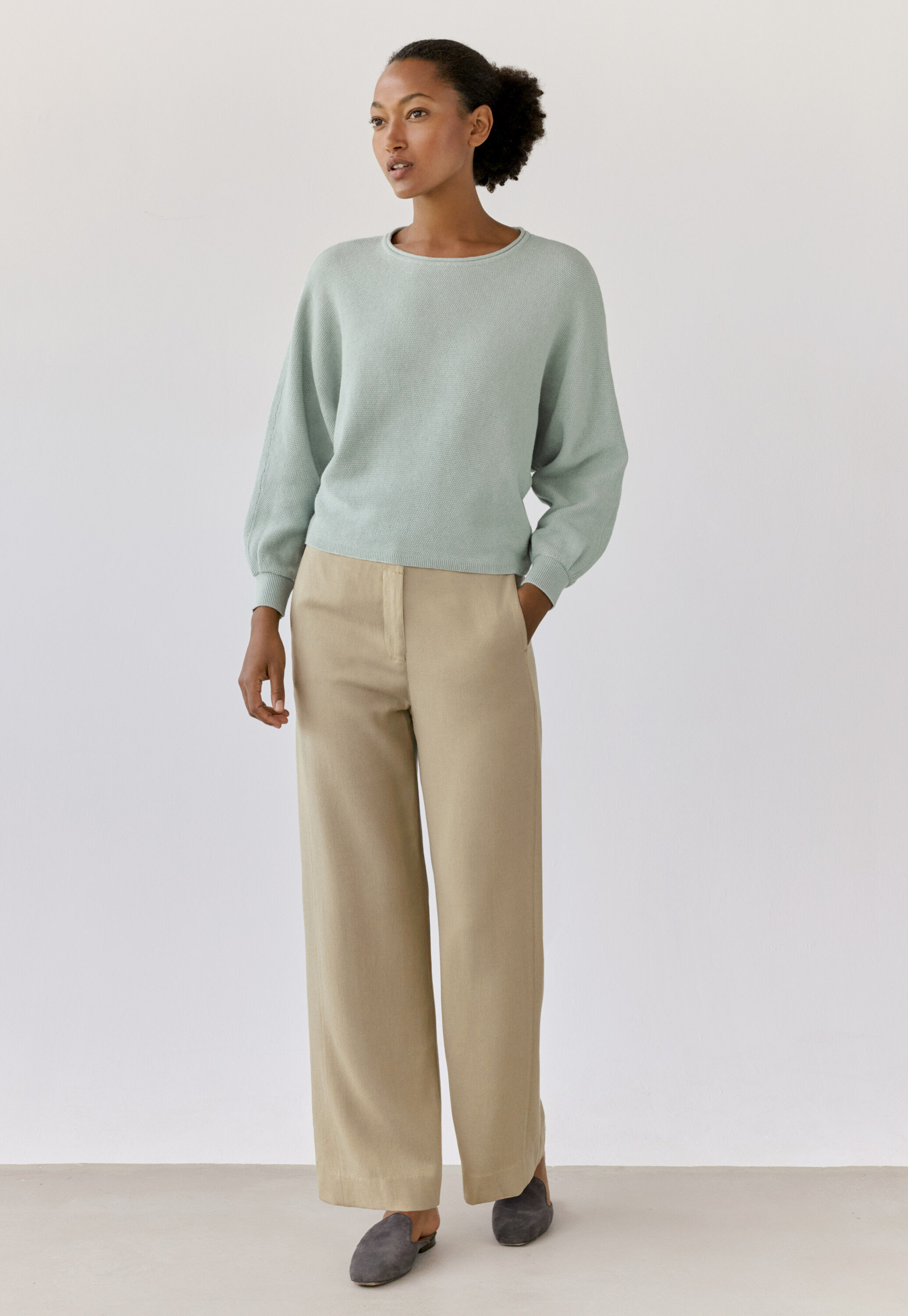 Curved-leg trousers