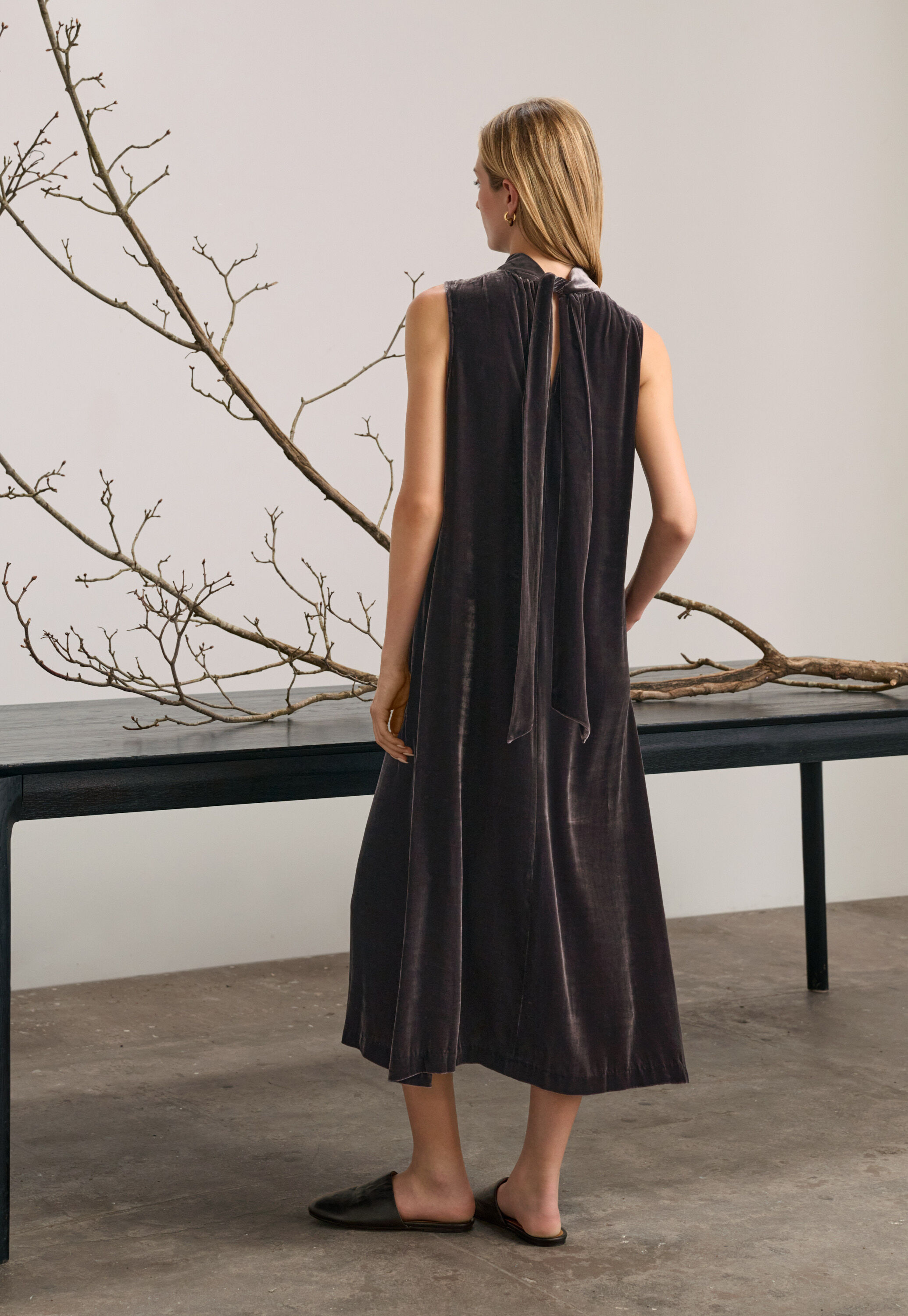Sleeveless dress with back neck tie, Dark mulberry, large