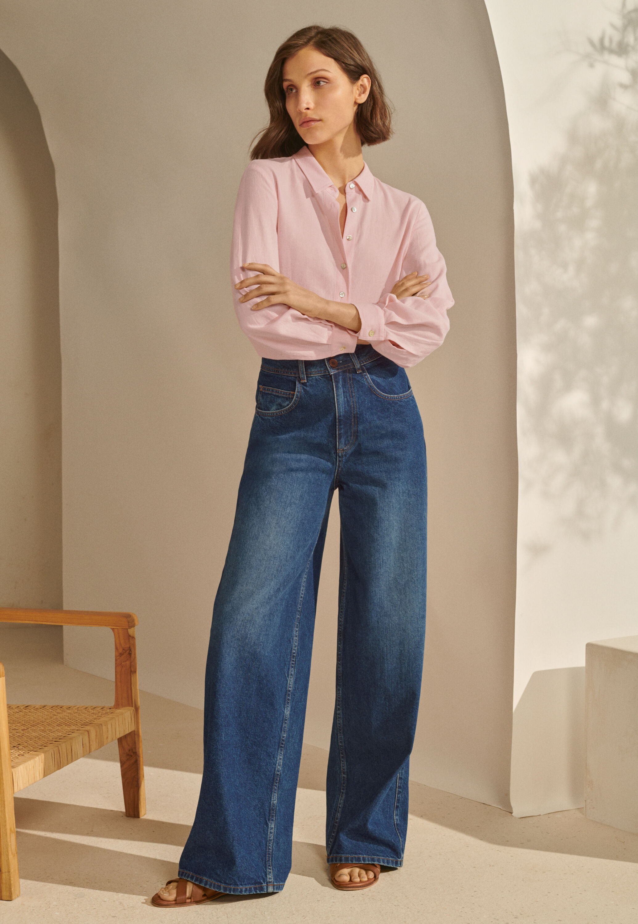Curved-leg trousers