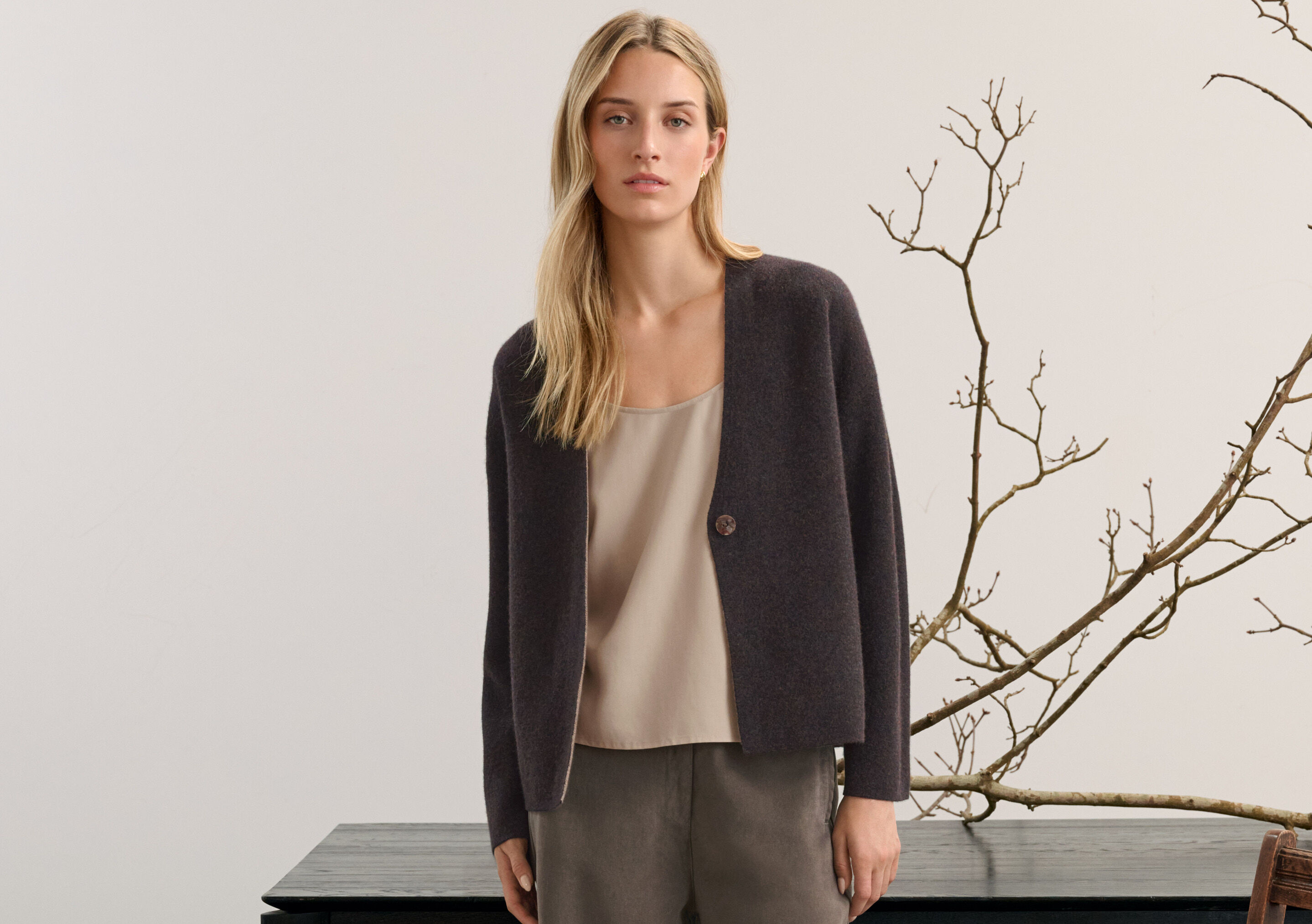 Two-tone double knitted cardigan