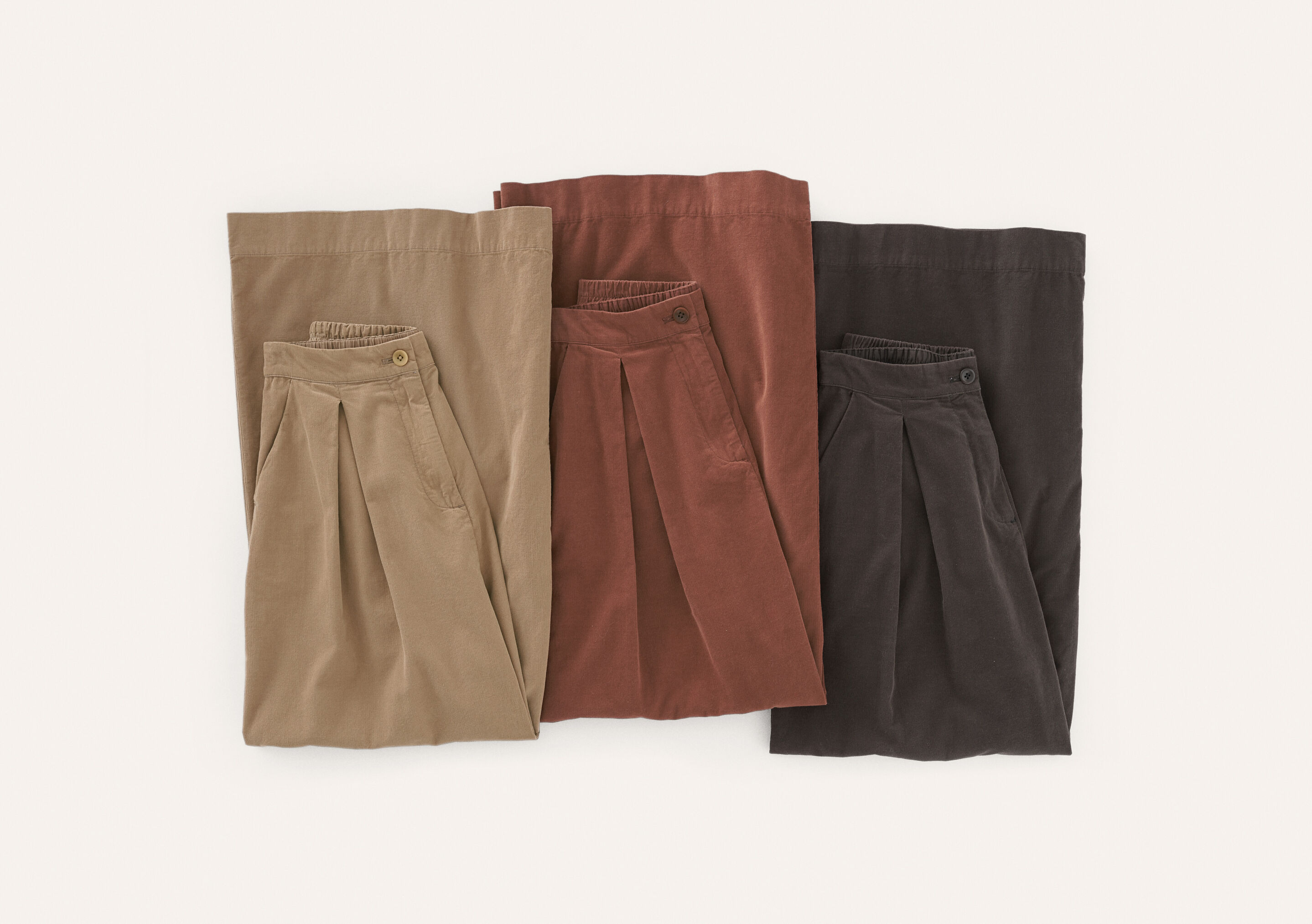 Curved-leg trousers