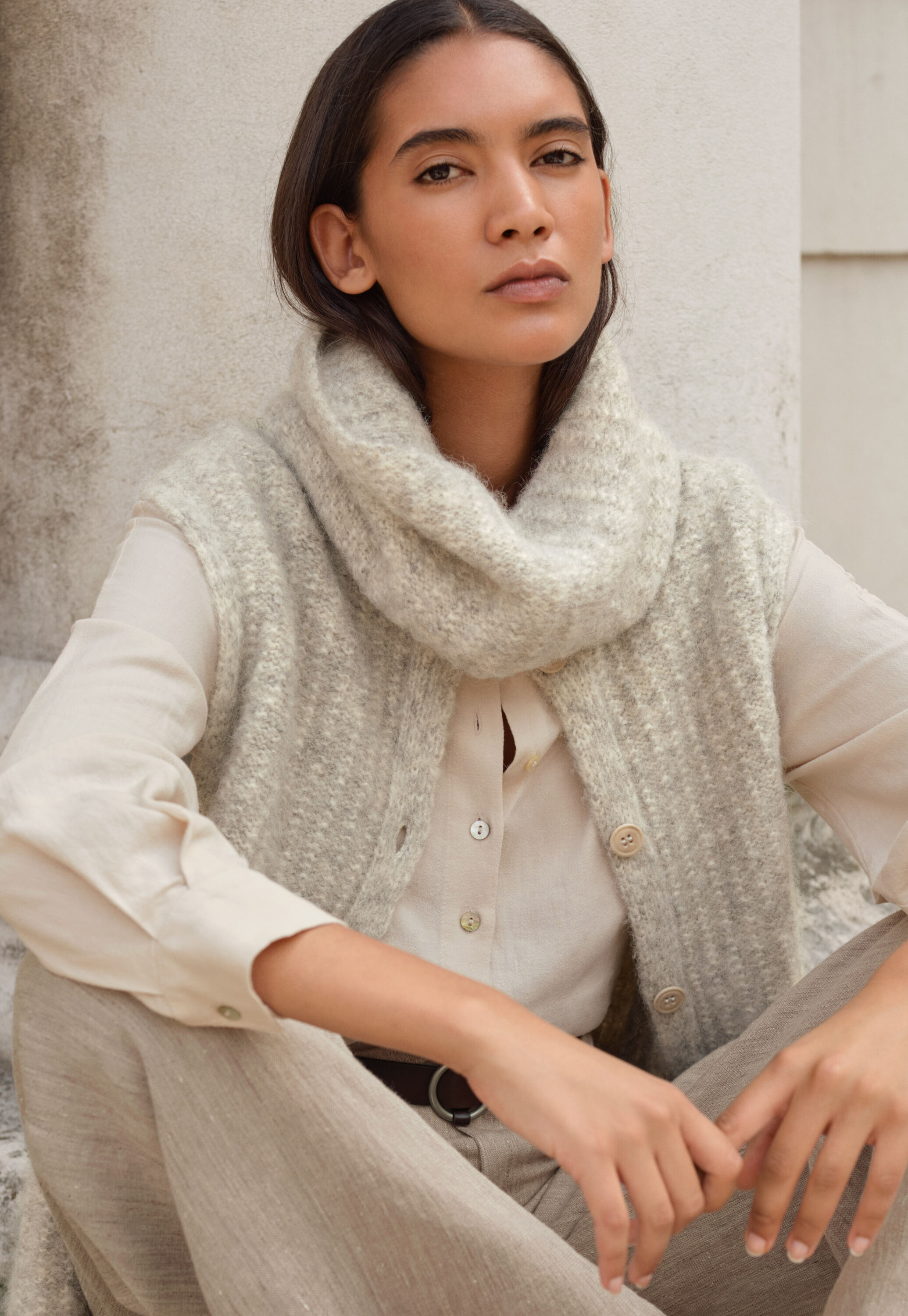 Sleeveless cardigan
