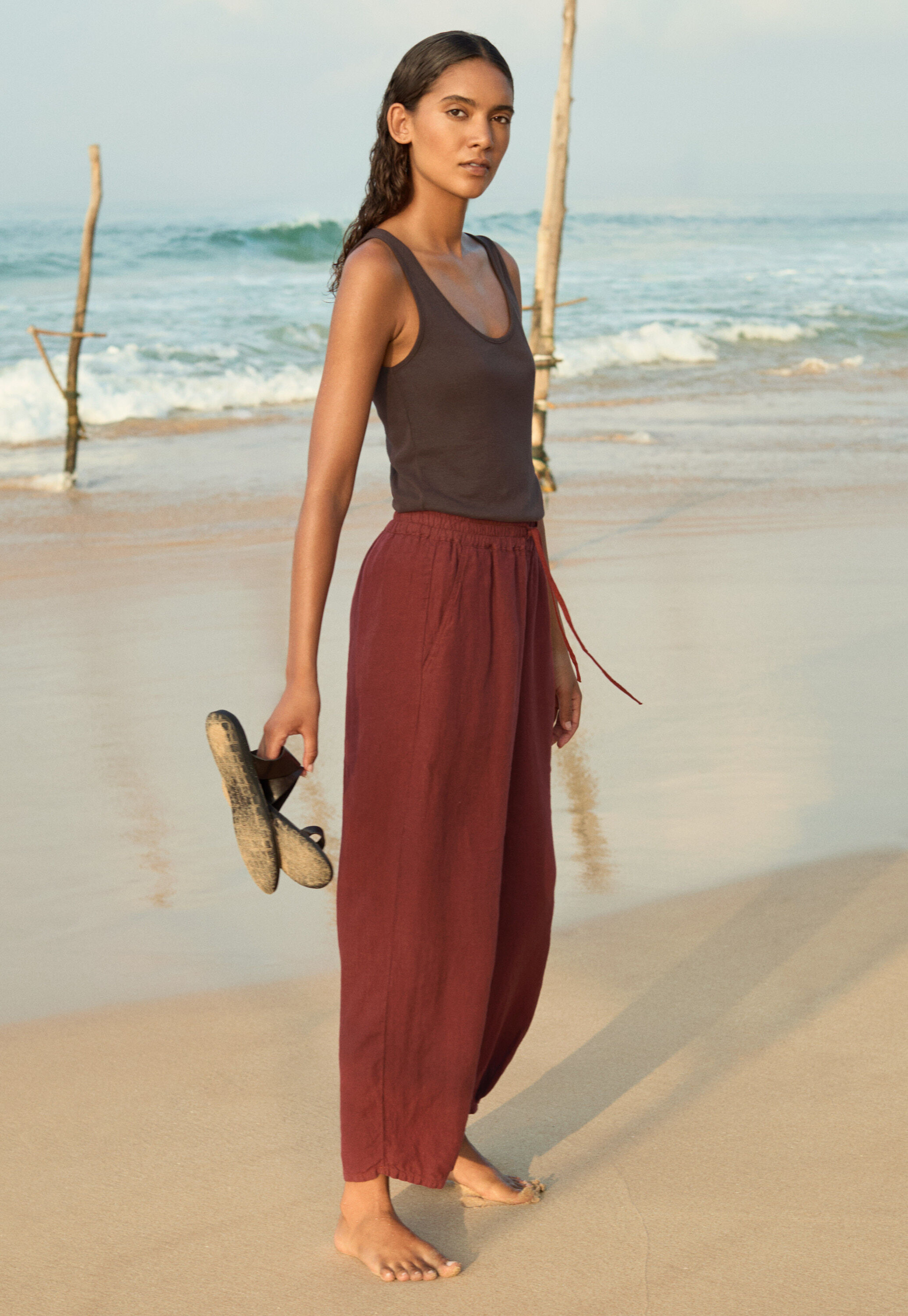 Pull-on tapered trousers