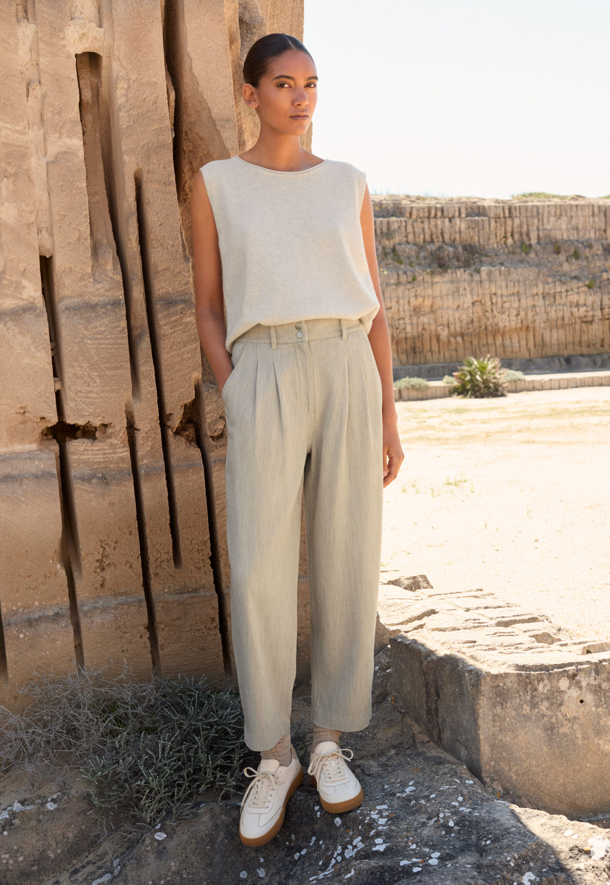 Tapered trousers, Fawn, large