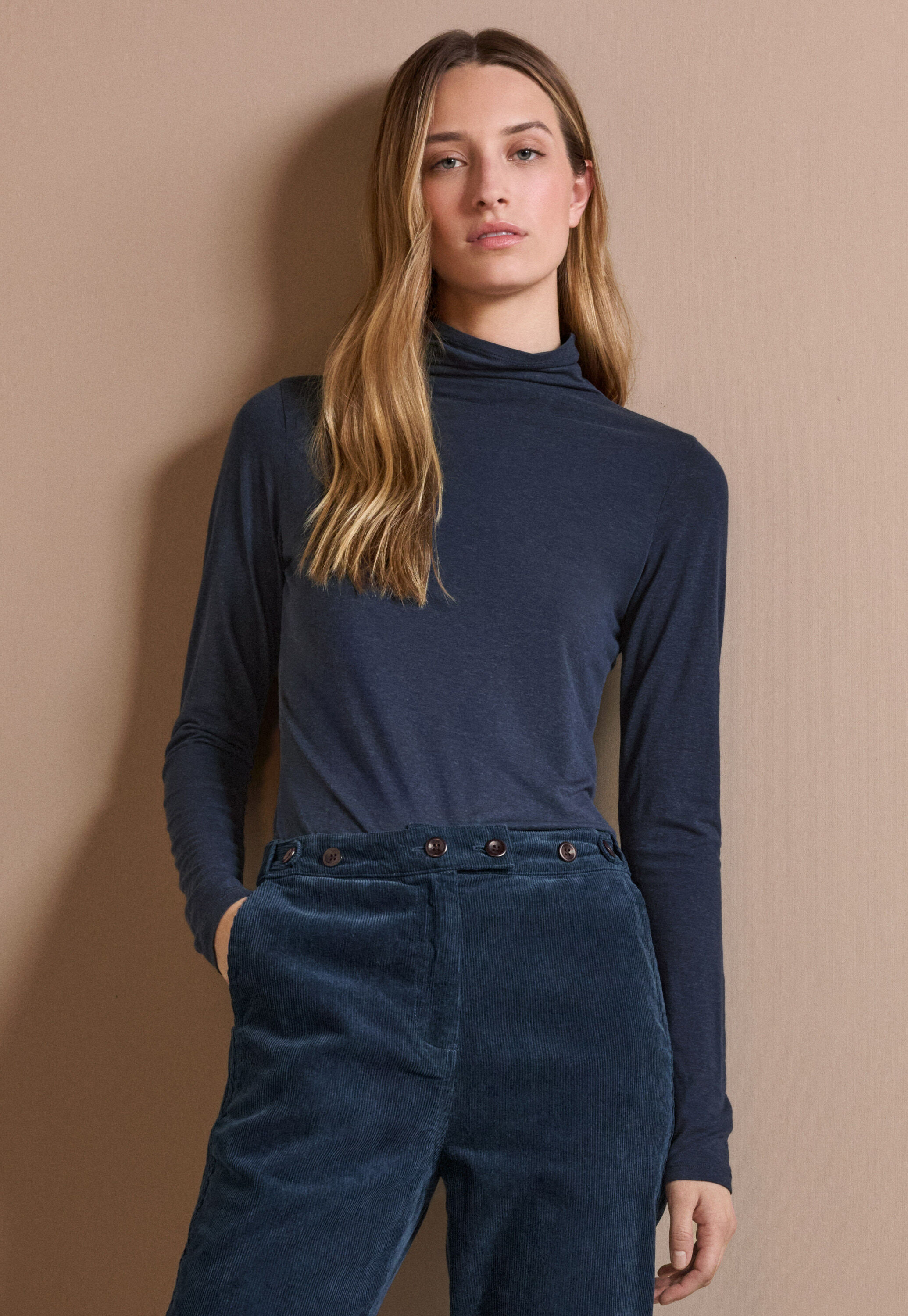 Button-shoulder top