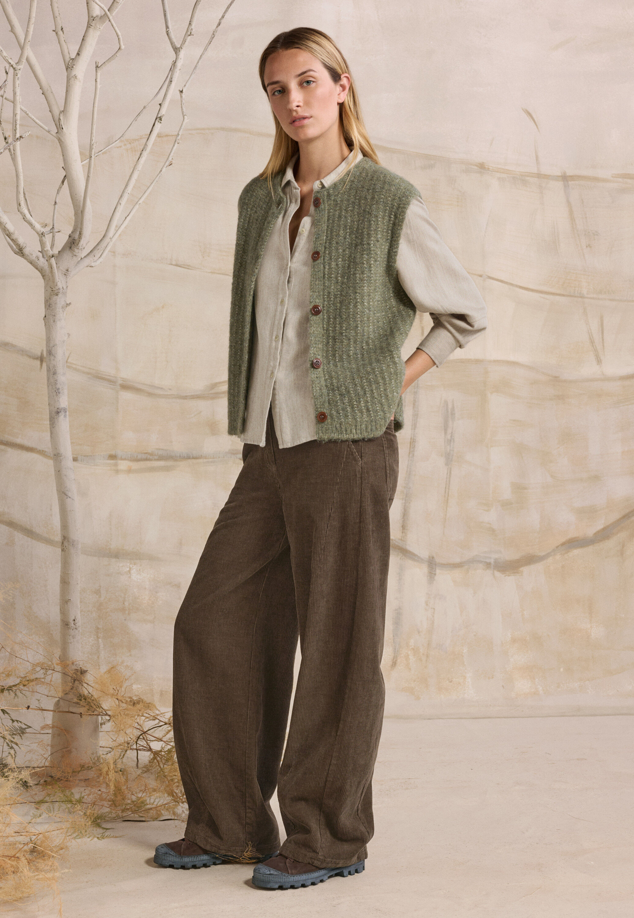 Cord dart-hem trousers