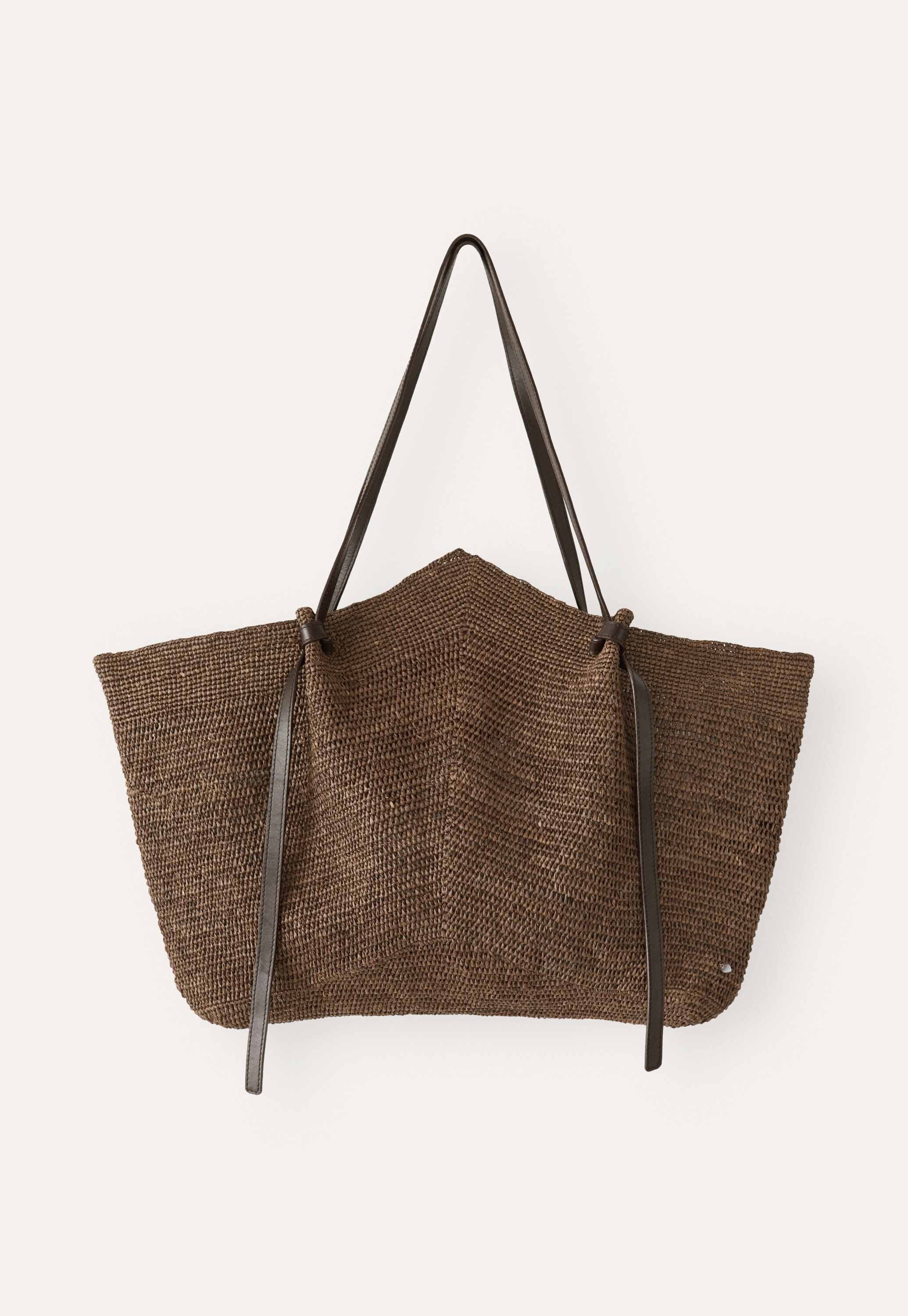 Large bag with leather knot handle